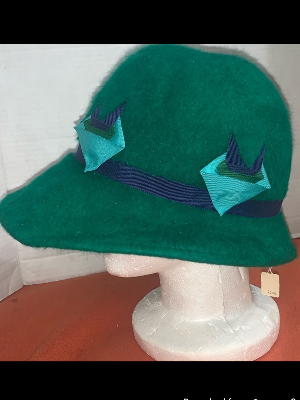 VINTAGE Art Deco Teal Felt Hat with Ribbon Details